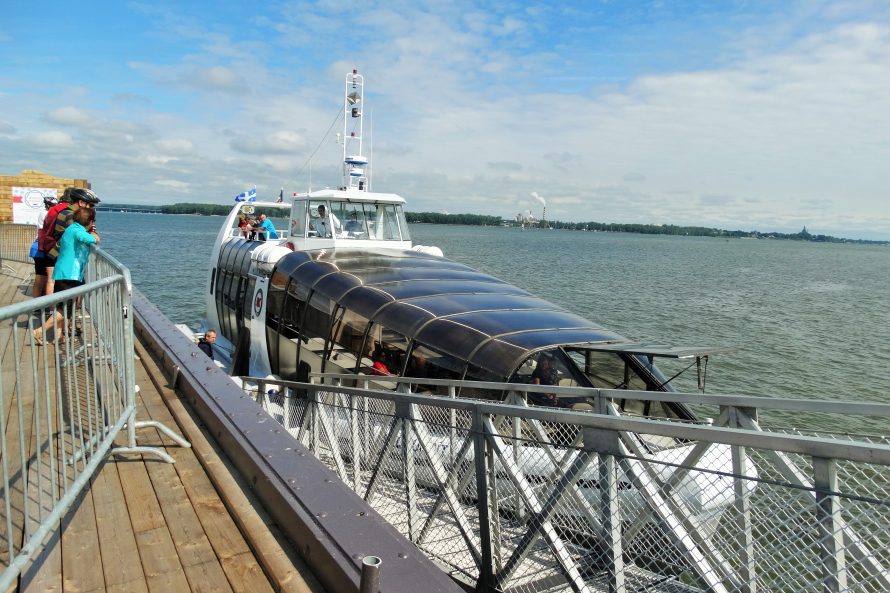 Navette fluviale - Quai de Sainte-Angèle
