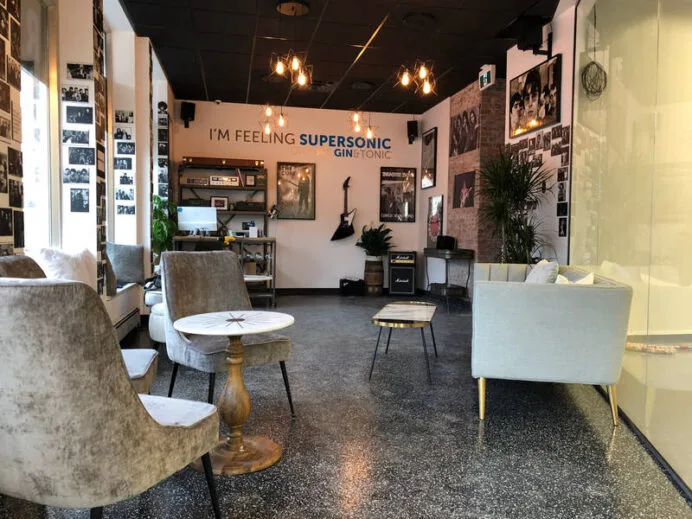 distillerie-du-quai-aire-de-degustation-min