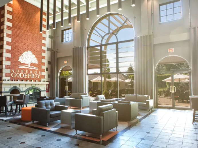 auberge_godefroy_lobby-scaled